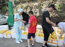 娱乐吃瓜酱贫困户